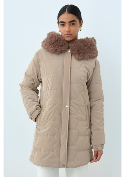 Seyyar Kürklü Kapşonlu Kapitone Kaban Bej modelleri