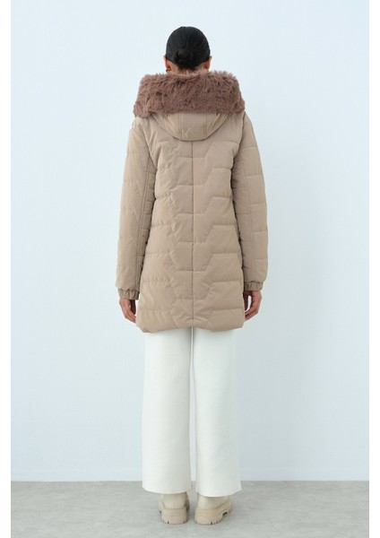 Seyyar Kürklü Kapşonlu Kapitone Kaban Bej fırsatları