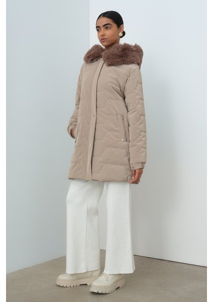Seyyar Kürklü Kapşonlu Kapitone Kaban Bej indirimleri
