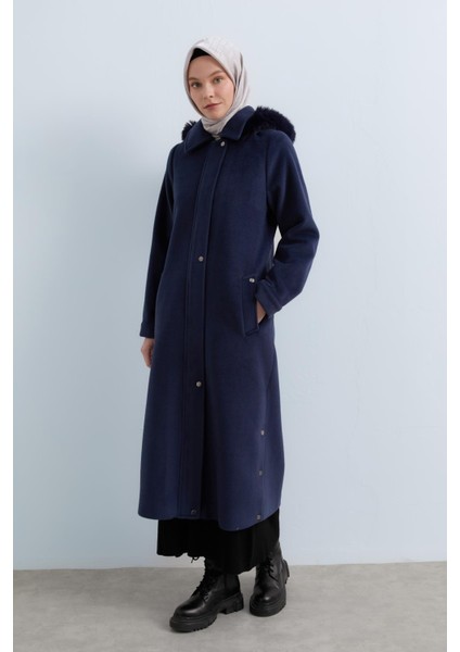 Kürk Detaylı Seyyar Kapşonlu Kaban Indigo modelleri
