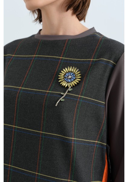 Ekose Garnili Taş Aksesuarlı Sweat Füme modelleri