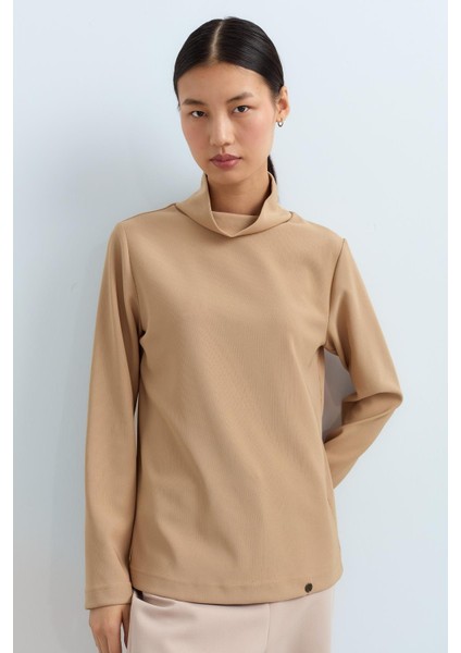 Dik Yaka Basic Örme Bluz Camel