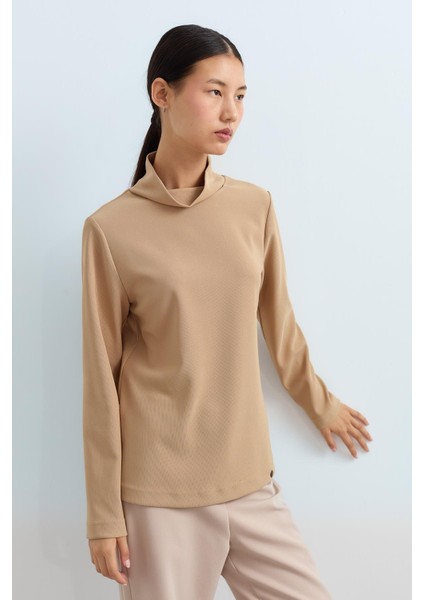 Dik Yaka Basic Örme Bluz Camel modelleri