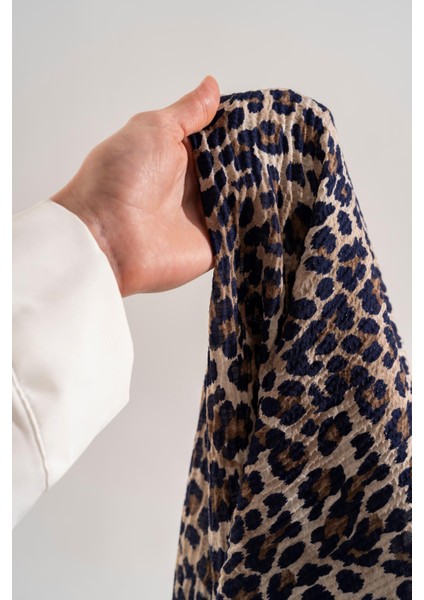 Kadın Leoparlı Bürümcük Eşarp modelleri