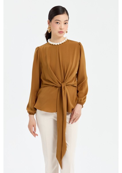 Önü Bağlamalı Şık Bluz Camel