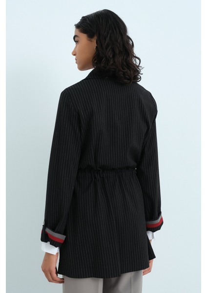 Beli Büzgülü Kruvaze Ceket Siyah fırsatları