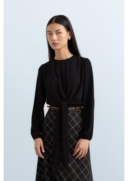 Önü Bağlama Detaylı Şık Bluz Siyah