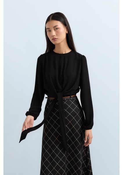 Önü Bağlama Detaylı Şık Bluz Siyah fiyatları