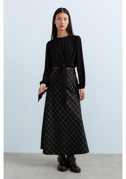 Önü Bağlama Detaylı Şık Bluz Siyah modelleri