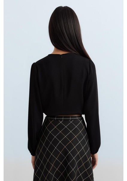 Önü Bağlama Detaylı Şık Bluz Siyah fırsatları