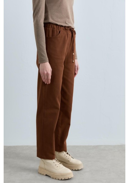 Beli Bağcıklı Gabardin Havuç Pantolon Kahve fiyatları