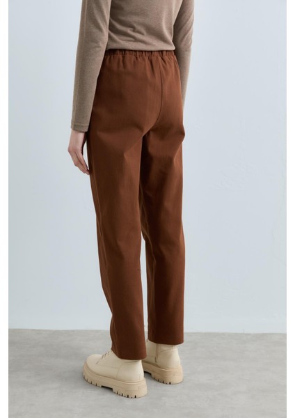 Beli Bağcıklı Gabardin Havuç Pantolon Kahve fırsatları