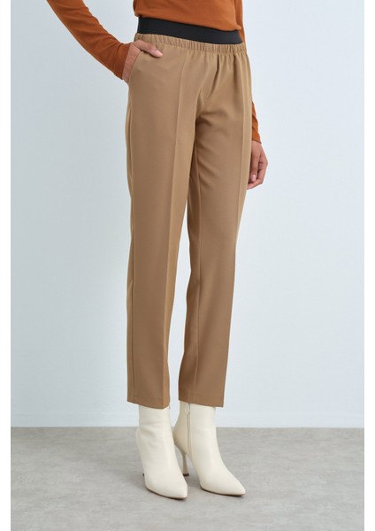 Beli Lastikli Ütü Izli Havuç Pantolon Camel modelleri