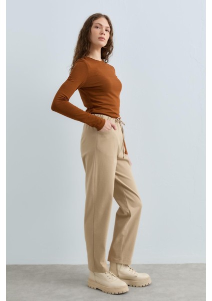 Beli Bağcıklı Gabardin Havuç Pantolon Bej
