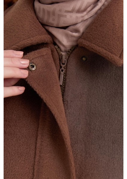 Kürk Detaylı Seyyar Kapşonlu Kaban Kahve modelleri