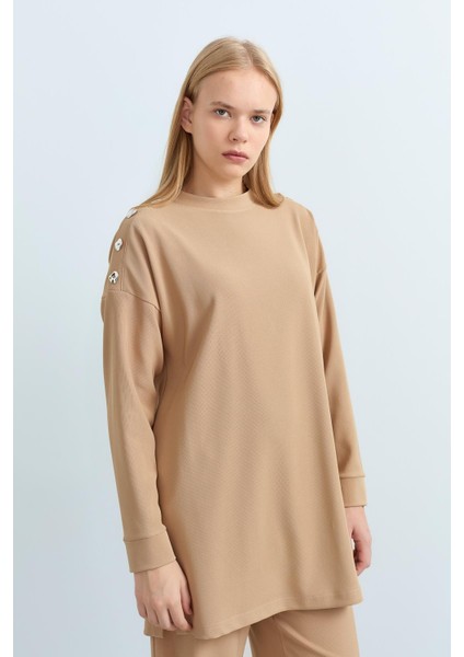 Omuzları Çıt Çıt Detaylı Pantolon Tunik Takım Camel modelleri