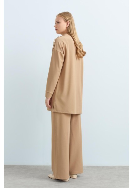 Omuzları Çıt Çıt Detaylı Pantolon Tunik Takım Camel fırsatları