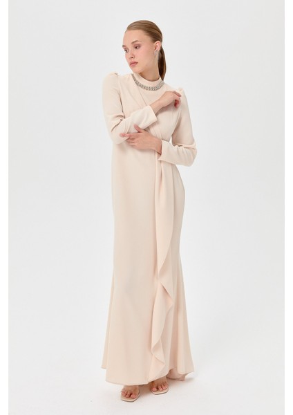 Taş Detaylı Volanlı Elbise Bej fırsatları