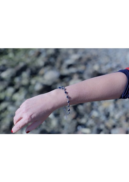 Zarafeti Tamamlayan Lacivert Taşlı Şık ve Zarif Bileklik - Her Anınıza Işıltı Katın! indirimleri