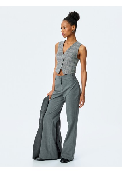V Yaka Viskon Karışımlı Cepli Slim Fit Ekose Kolsuz Crop Yelek