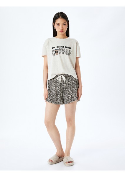 Leopar Desenli Pamuk Karışımlı Kısa Kollu Volanlı Şortlu Örme Pijama Takımı modelleri