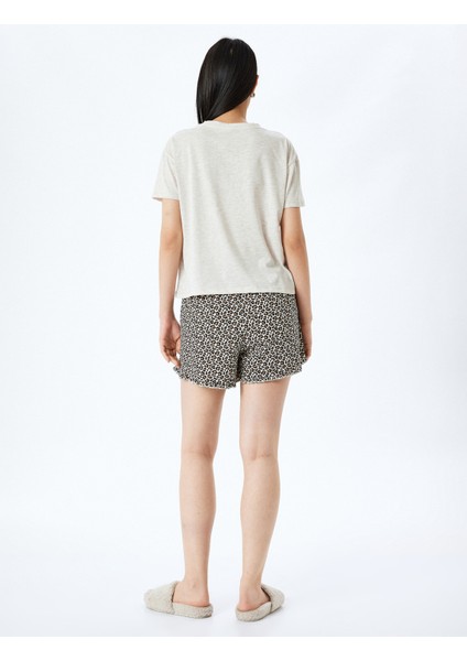 Leopar Desenli Pamuk Karışımlı Kısa Kollu Volanlı Şortlu Örme Pijama Takımı fırsatları