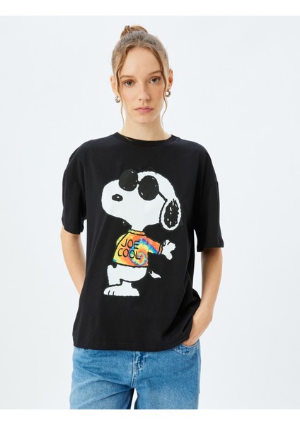 Snoopy Baskılı Kısa Kollu Bisiklet Yaka Lisanslı Tişört