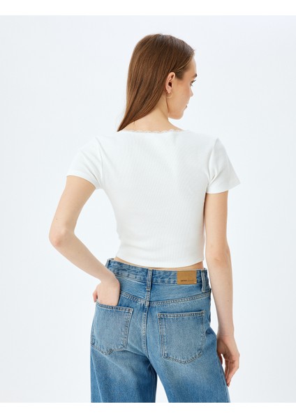 Fiyonklu Crop U Yaka Slim Fit Kısa Kollu Tişört