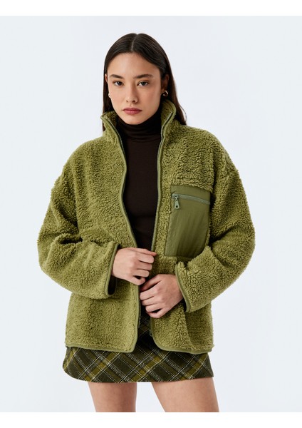 Dik Yaka Fermuarlı Cep Detaylı Peluş Oversize Sweatshirt