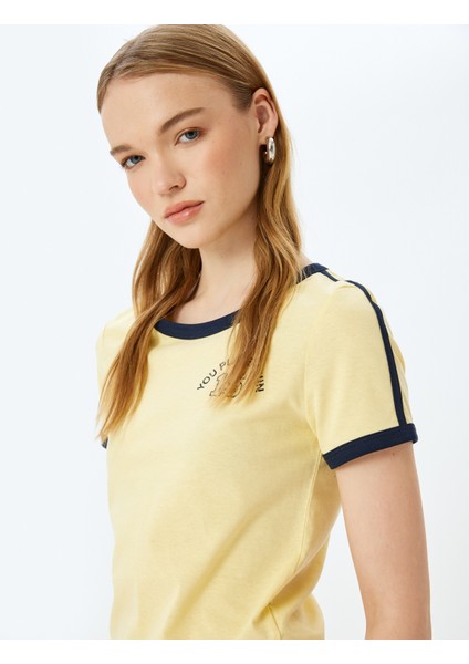Arkası Baskılı Biyeli Bisiklet Yaka Kısa Kollu Pamuklu Tişört