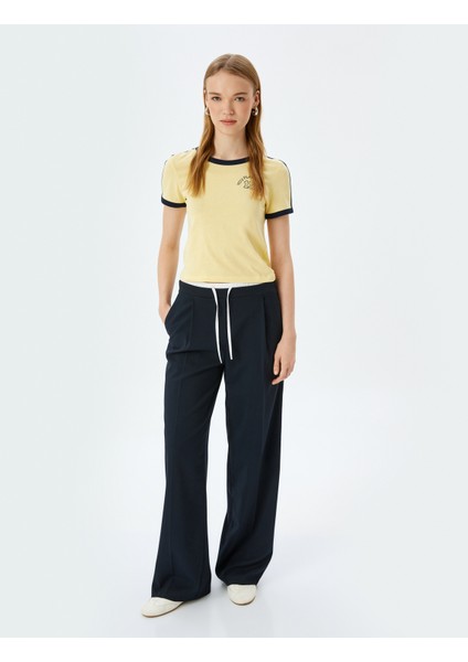 Arkası Baskılı Biyeli Bisiklet Yaka Kısa Kollu Pamuklu Tişört fiyatları