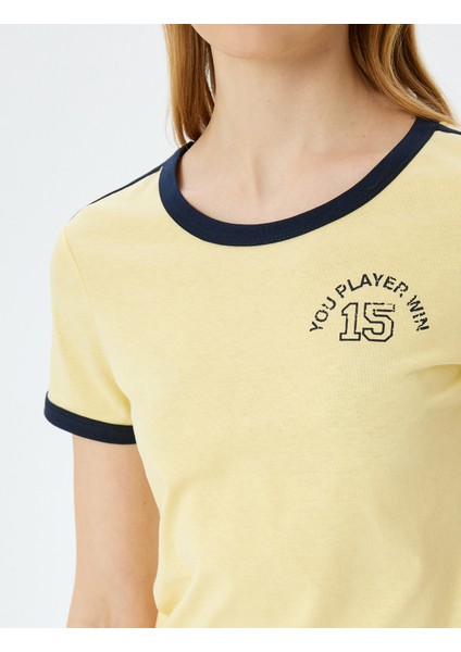 Arkası Baskılı Biyeli Bisiklet Yaka Kısa Kollu Pamuklu Tişört indirimleri