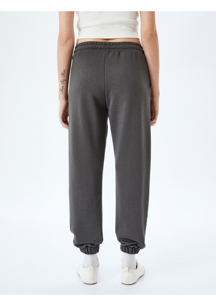 Beli Bağcıklı Pamuk Karışımlı Oversize Jogger Eşofman Altı fırsatları