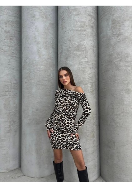 Kadın Uzun Kollu Leopar Desen Omuz Dekolteli Mini Elbise