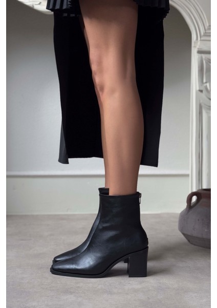 Casey Siyah Mat Arka Fermuar Detay Kadın Topuklu Bot