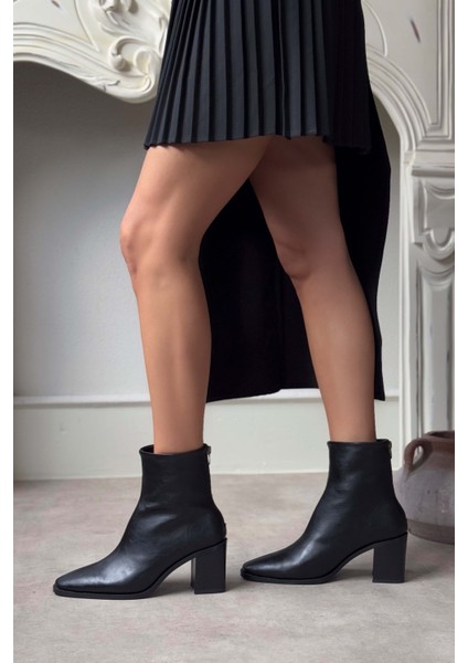 Casey Siyah Mat Arka Fermuar Detay Kadın Topuklu Bot fiyatları