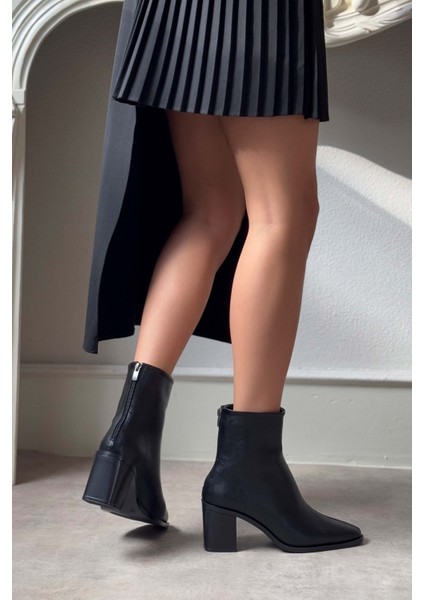 Casey Siyah Mat Arka Fermuar Detay Kadın Topuklu Bot fırsatları