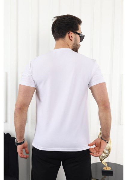 Şerit Detaylı Baskılı T-Shirt fırsatları