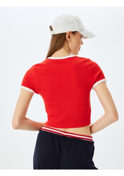 Baskılı Kısa Kollu Bisiklet Yaka Slim Fit Crop Kaşkorse Tişört