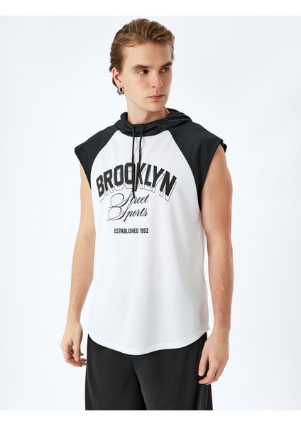 Slogan Baskılı Renk Kontrastlı Kapşonlu Kolsuz Spor Atlet modelleri