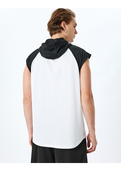 Slogan Baskılı Renk Kontrastlı Kapşonlu Kolsuz Spor Atlet fırsatları