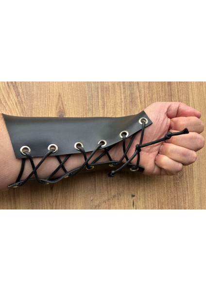 Bağcıklı Siyah Suni Deri Kolluk modelleri