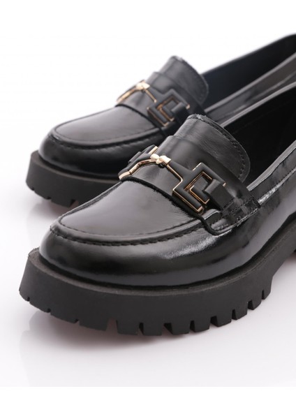 2854 Kadin Metal Aksesuarli Loafer Ayakkabi