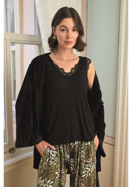 Kadın Çiçek Yaprak ve Etnik Desenli Dantelli 3'lü Pijama Takımı 24148 fırsatları