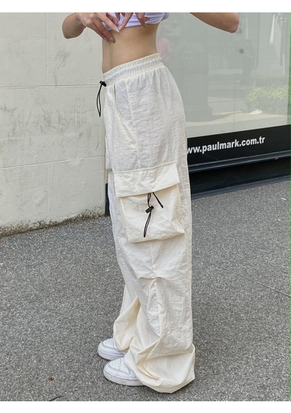 Krem Tactical Paraşüt Kumaş Kargo Cepli Oversize Unisex Pantolon indirimleri