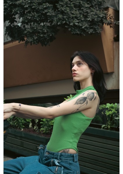 Yeşil Basic Fitilli Detail Crop Bluz