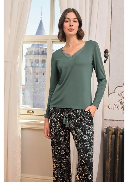 Kadın Çiçek ve Yaprak Desenli Dantelli Büyük Beden Pijama Takımı 24168BAT