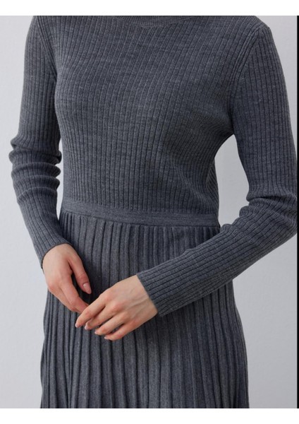 Standart Beden Çizgili Uzun Kollu Elbise fırsatları