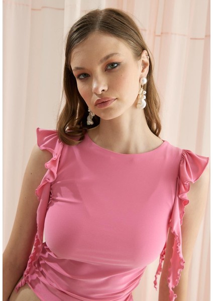 Kadın Pink Renk Kolları Fırfırlı Sıfır Kol T-Shirt modelleri