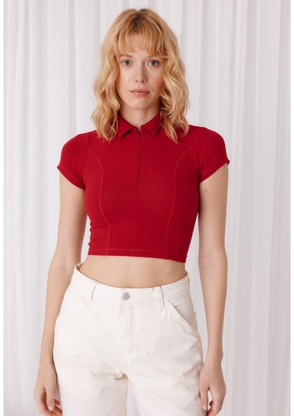 Kadın Kırmızı Renk Polo Yaka Yarım Fermuarlı Crop T-Shirt
